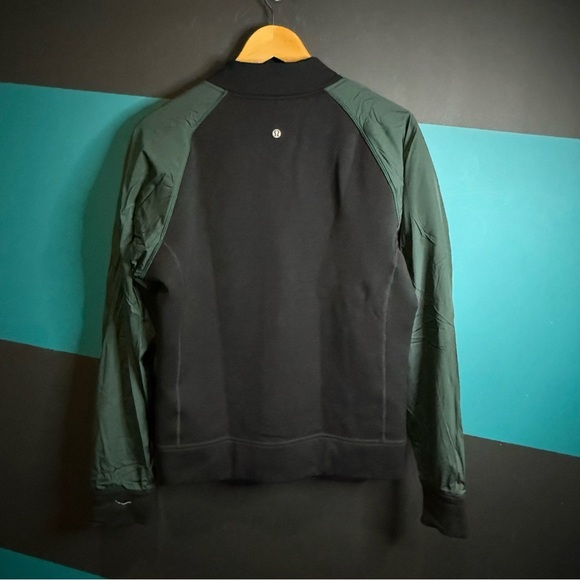 Lululemon Athletica Black and Green Bomber Jacket - Picture 7 of 11